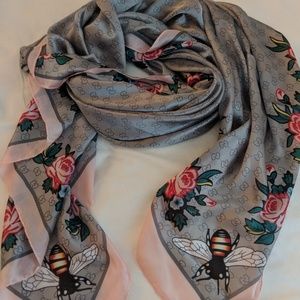 Gucci scaft 6 ft long